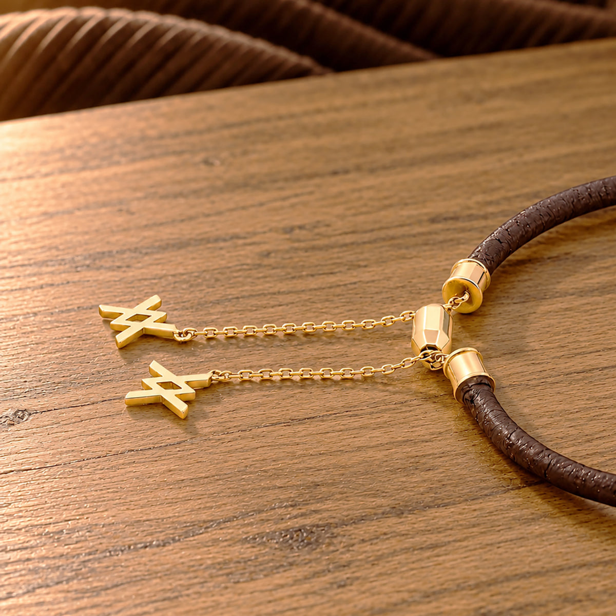 Signet Leather Bracelet | 18K Yellow Gold and Natural Diamond
