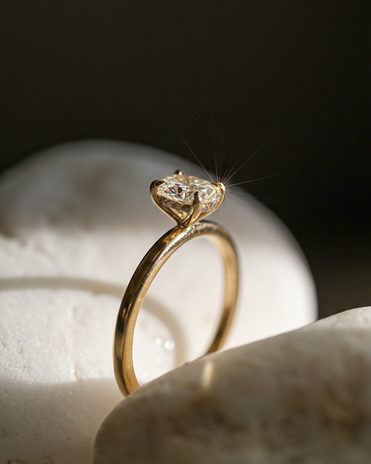 Caleums First Lab-Grown Oval Diamond Ring in 18K Gold