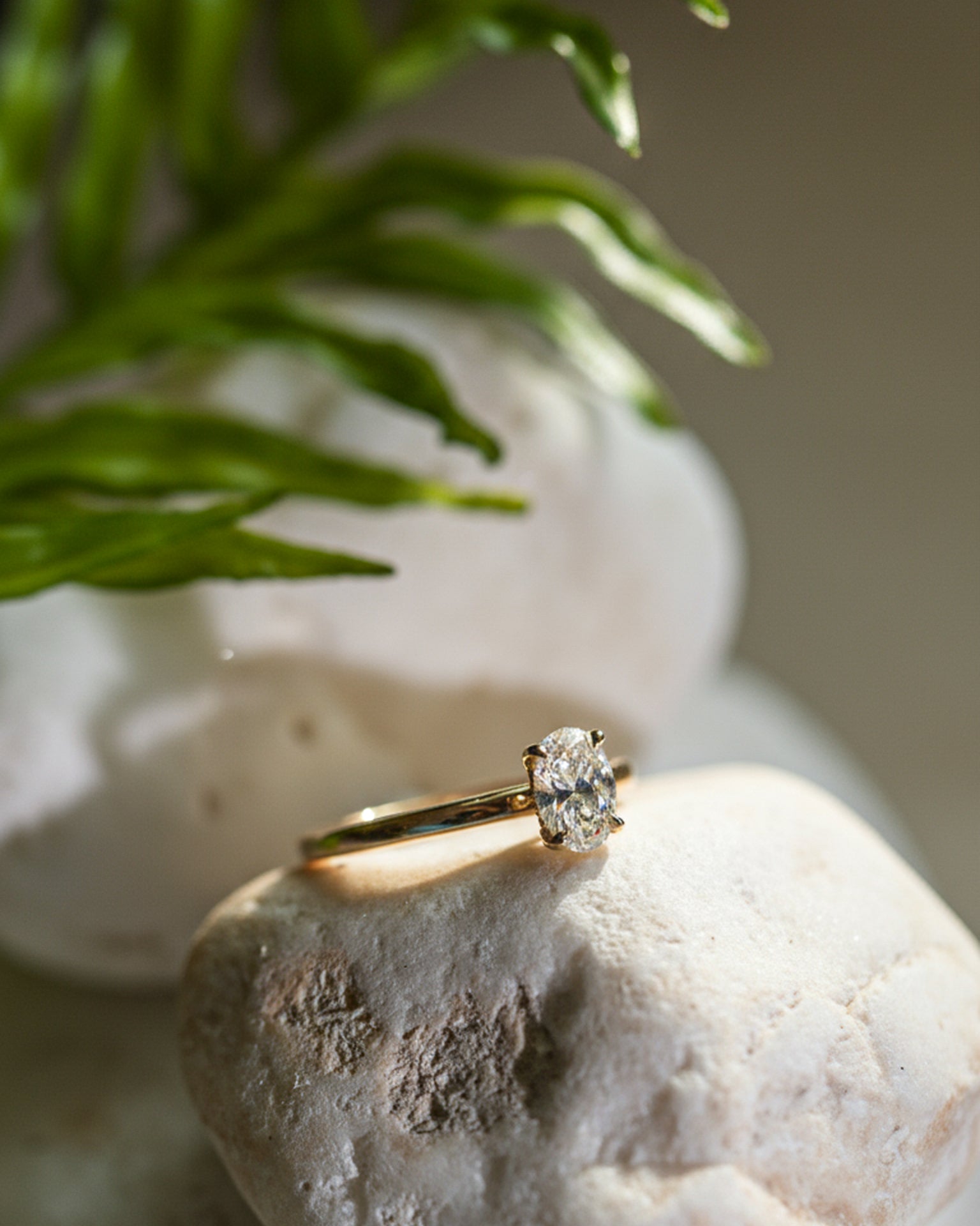 Caleums First Lab-Grown Oval Diamond Ring in 18K Gold