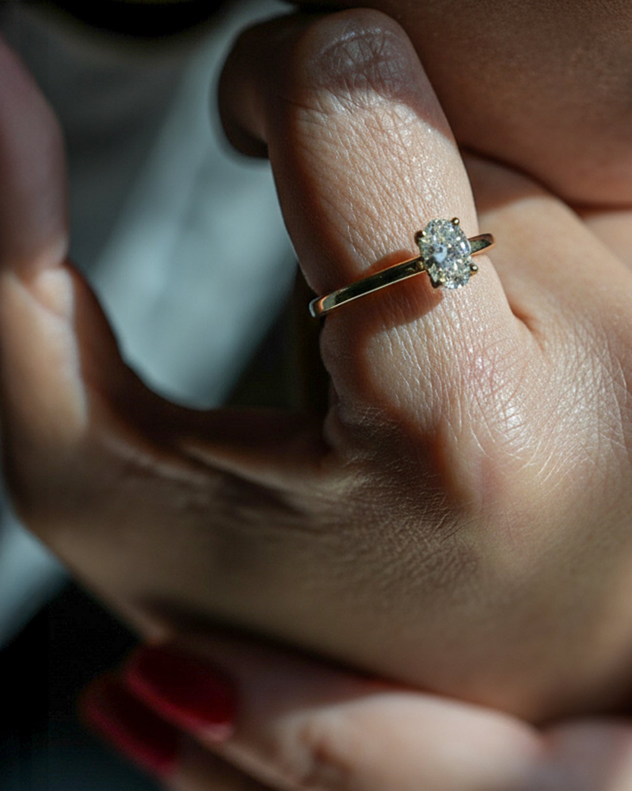 Caleums First Lab-Grown Oval Diamond Ring in 18K Gold