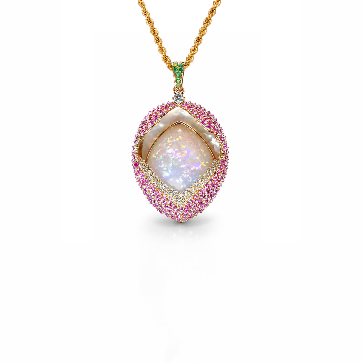 Lychee Pendant in yellow gold by Caleums