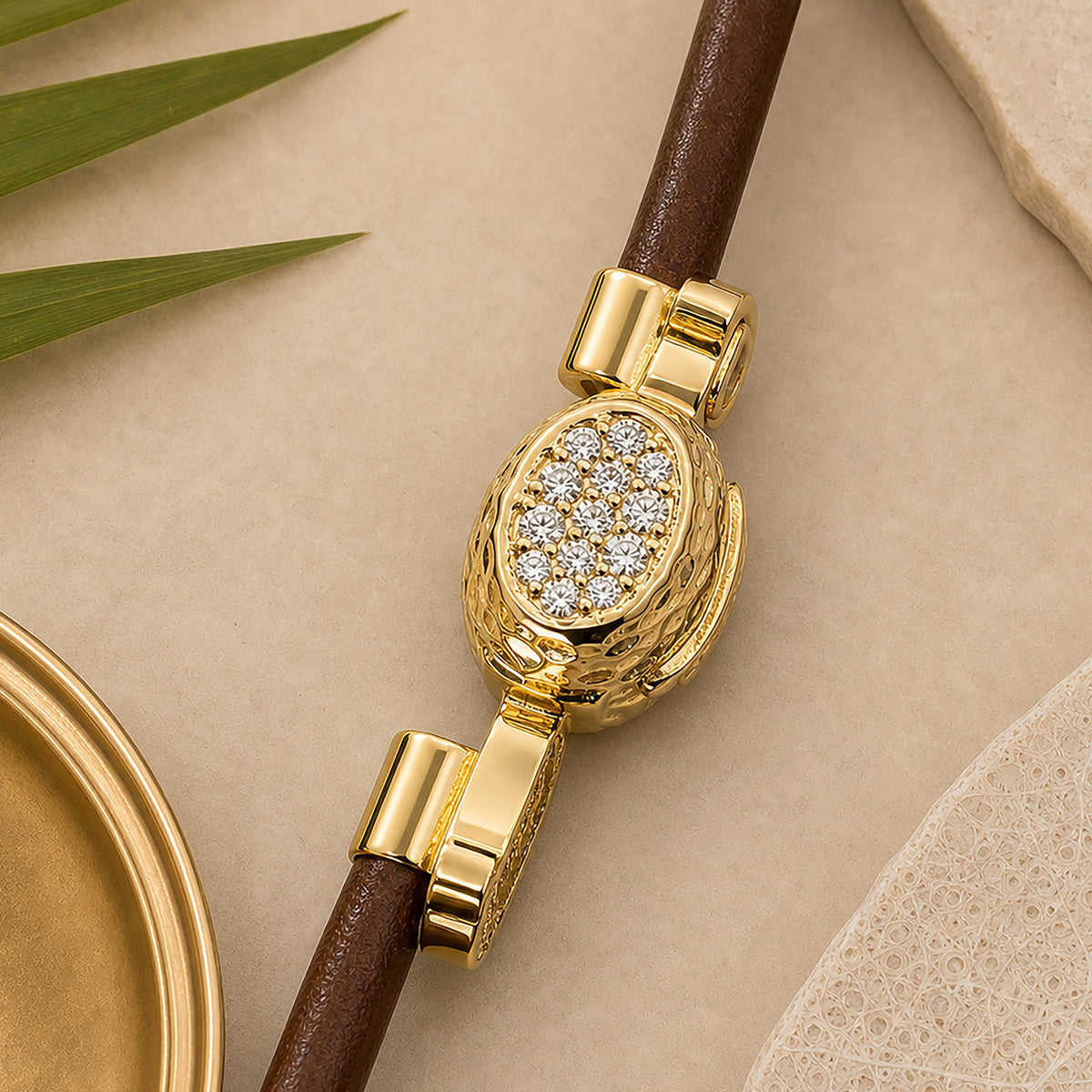 Signet Leather Bracelet | 18K Yellow Gold and Natural Diamond